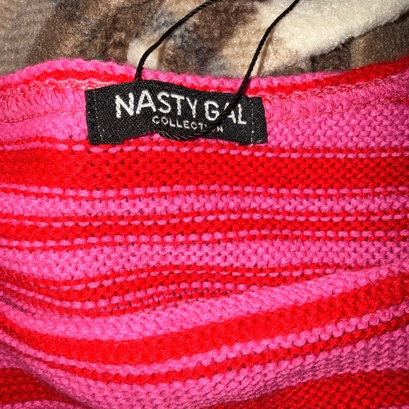 Nasty gal. Striped Red and Pink Cropped Sweater large - Picture 4 of 4